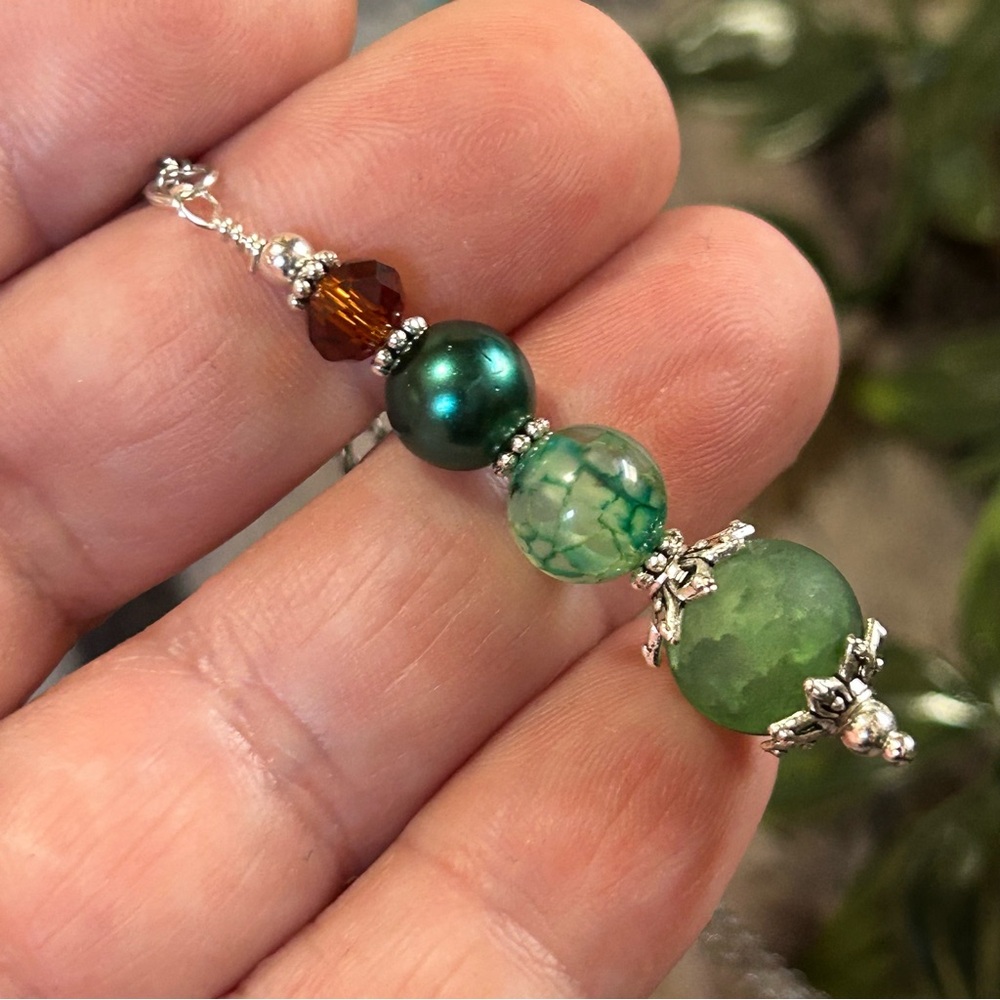 Handcrafted elegant genuine stone pendant on chain necklace